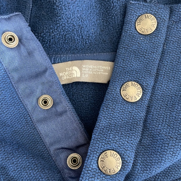 BEAUTIFUL BLUE The North Face Stitch Coat Top Pullover with Snaps Size Small - Picture 2 of 4